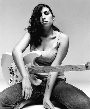 Amy Winehouse 2004 promo shot